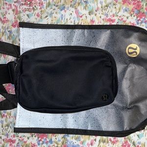 Last One! Lululemon Athletica Everywhere Belt Bag in black!❤️